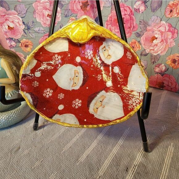 DECOUPAGE CLAM SHELL DECOUPAGE CHRISTMAS SANTA CLAUS TRINKET DISH - Picture 3 of 10